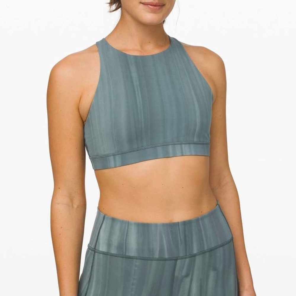 Lululemon Energy Bra *High Neck, Linear Spray Dye White Deep Ocean